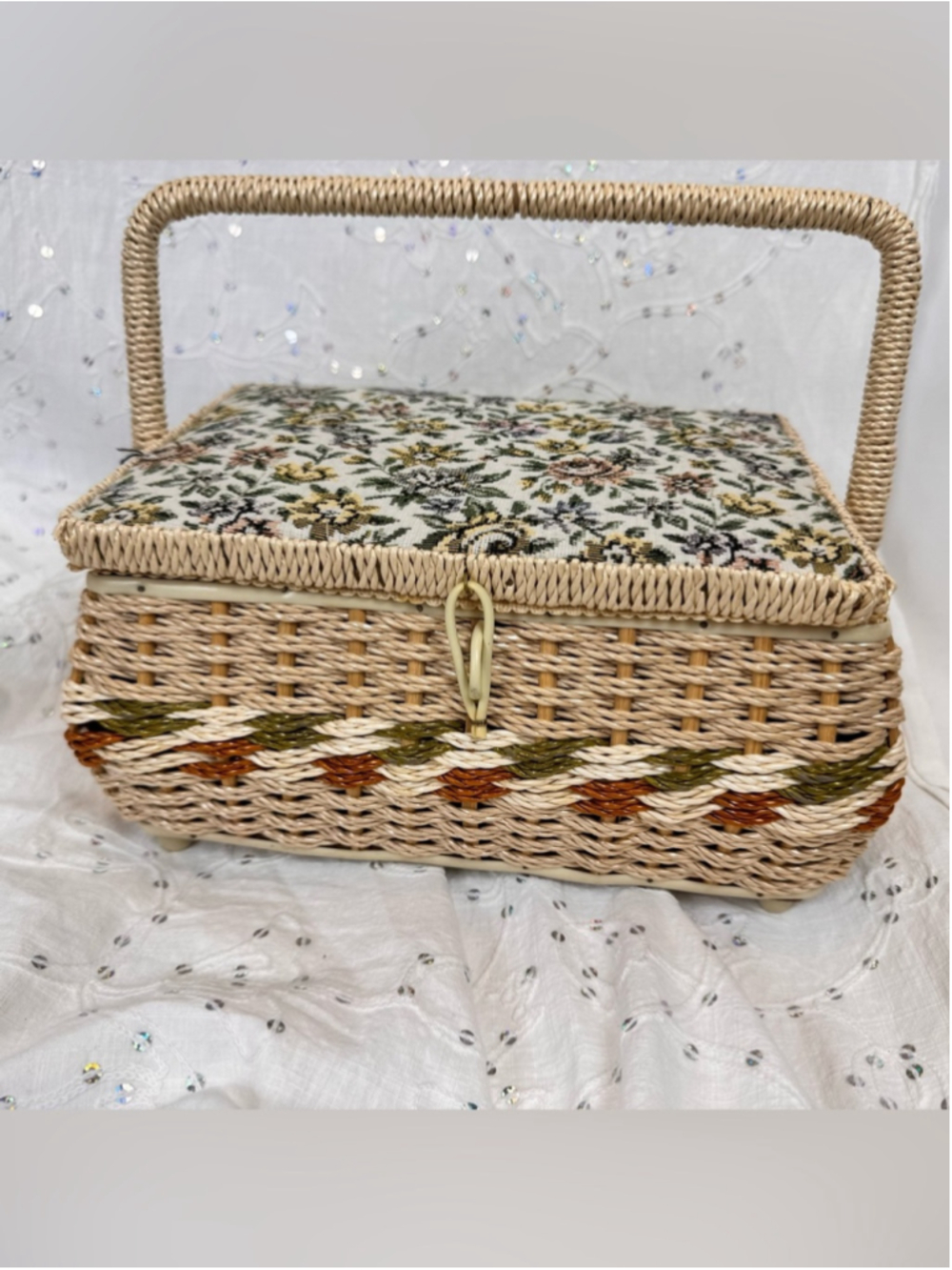 Vintage Wicker Sewing Basket Floral Tapestry Lid + Sewing Notions Taiwan